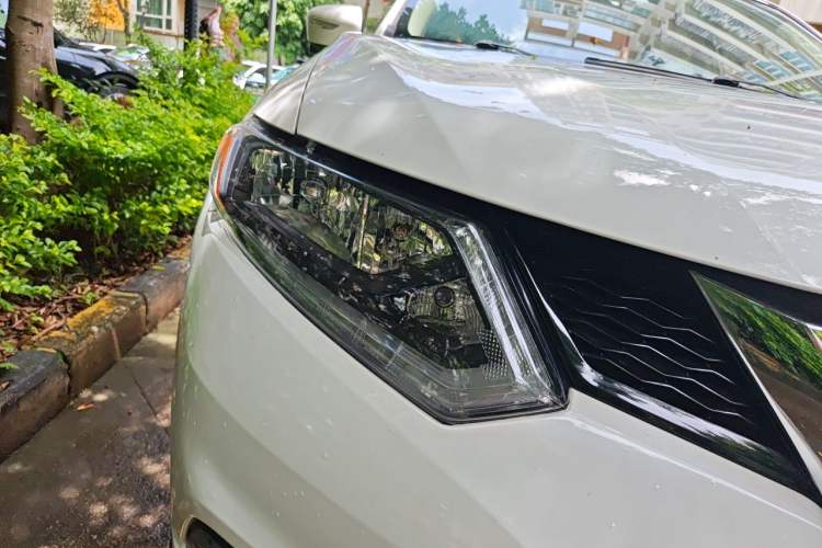 Used Nissan X-Trail 2015 2.0L CVT Comfort MAX Edition 2WD Right Front Headlight