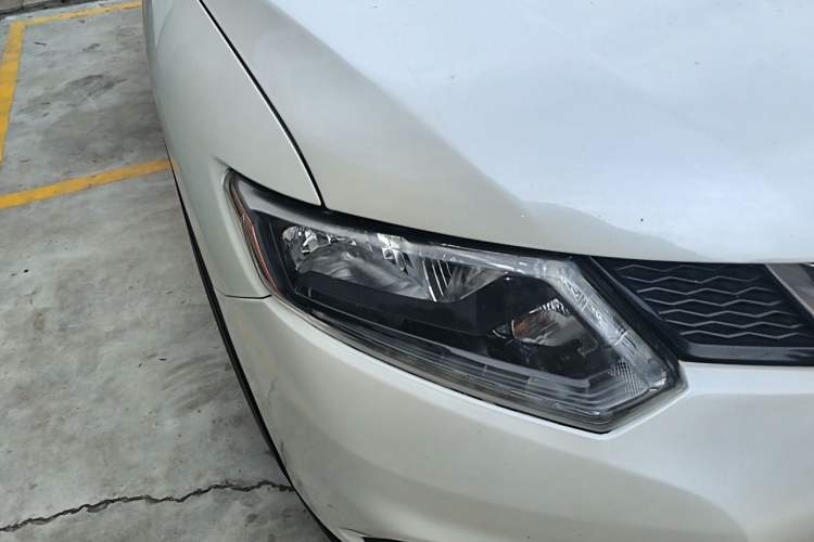 Used Nissan X-Trail 2015 2.0L CVT Comfort MAX Edition 2WD Right Front Headlight