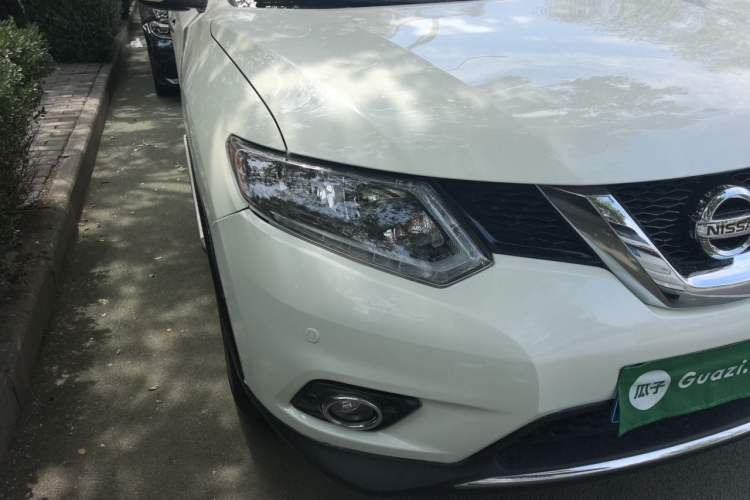 Used Nissan X-Trail 2015 2.5L CVT Leading MAX Edition 4WD Right Front Headlight