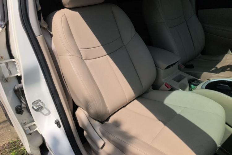 Used Nissan X-Trail 2015 2.0L CVT Comfort MAX Edition 2WD Right Front Seat