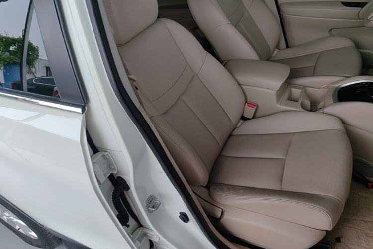 Used Nissan X-Trail 2015 2.0L CVT Comfort MAX Edition 2WD Right Front Seat