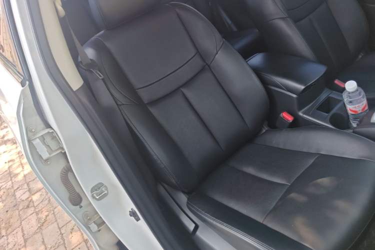 Used Nissan X-Trail 2015 2.0L CVT Comfort MAX Edition 2WD Right Front Seat