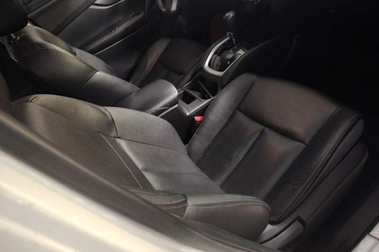 Used Nissan X-Trail 2015 2.0L CVT Comfort MAX Edition 2WD Right Front Seat