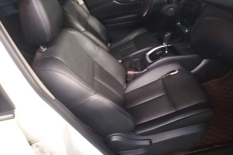 Used Nissan X-Trail 2015 2.0L CVT Comfort MAX Edition 2WD Right Front Seat