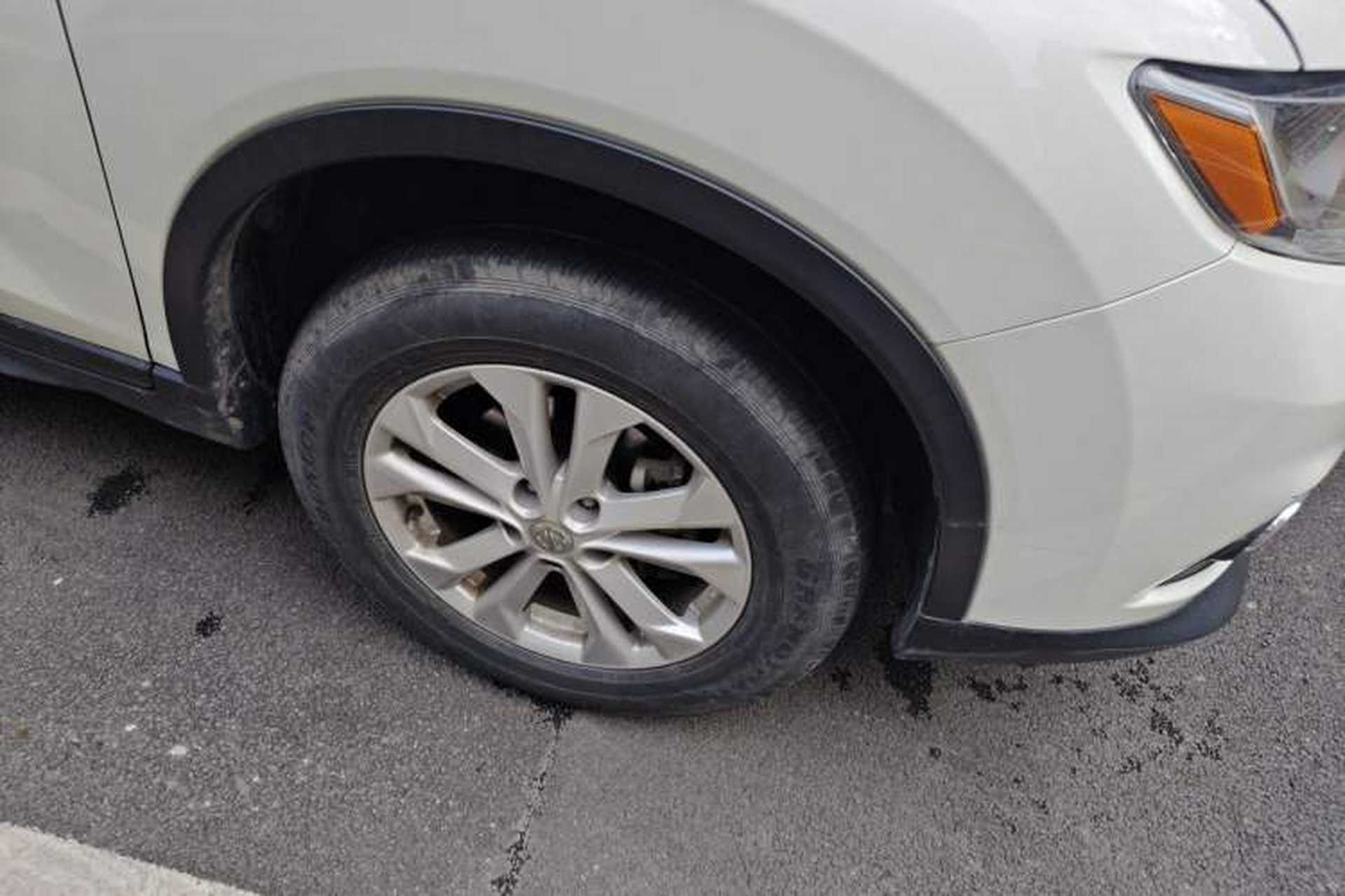 Used Nissan X-Trail 2015 2.0L CVT Comfort MAX Edition 2WD Right Front Wheel Hub