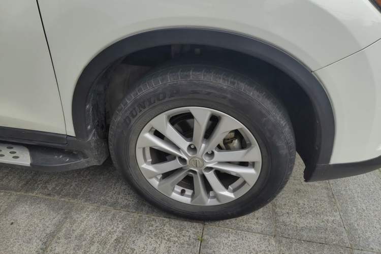 Used Nissan X-Trail 2015 2.0L CVT Comfort MAX Edition 2WD Right Front Wheel Hub