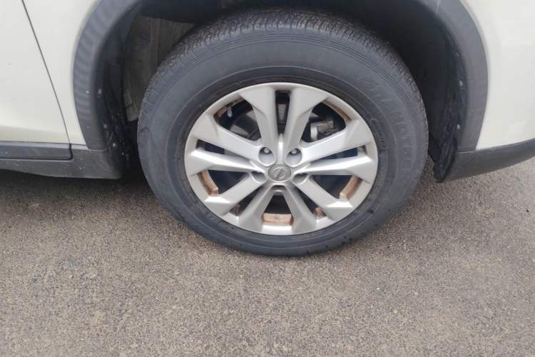 Used Nissan X-Trail 2015 2.0L CVT Comfort MAX Edition 2WD Right Front Wheel Hub