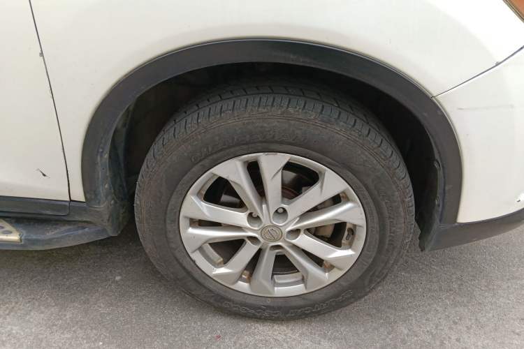Used Nissan X-Trail 2015 2.0L CVT Comfort MAX Edition 2WD Right Front Wheel Hub