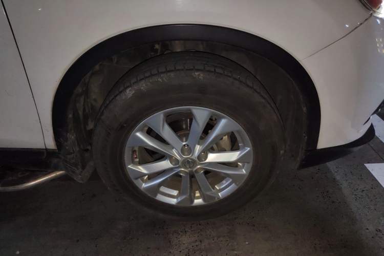 Used Nissan X-Trail 2015 2.0L CVT Comfort MAX Edition 2WD Right Front Wheel Hub