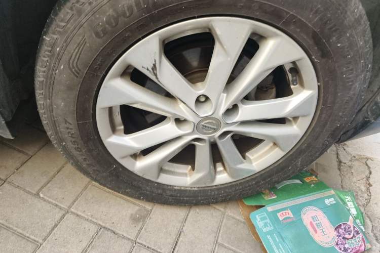 Used Nissan X-Trail 2015 2.0L CVT Comfort MAX Edition 2WD Right Front Wheel Hub