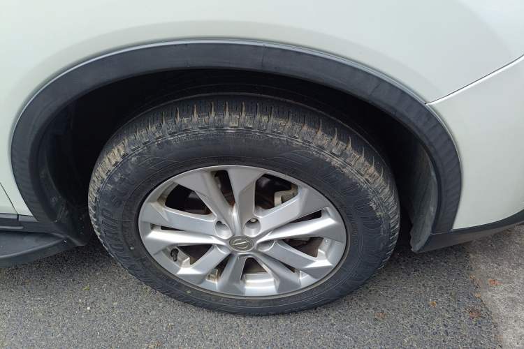 Used Nissan X-Trail 2015 2.5L CVT Leading MAX Edition 4WD Right Front Wheel Hub