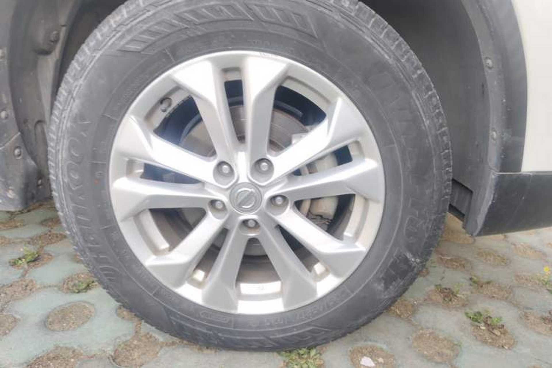 Used Nissan X-Trail 2015 2.0L CVT Comfort MAX Edition 2WD Right Front Wheel Hub