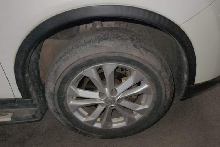 Used Nissan X-Trail 2015 2.0L CVT Comfort MAX Edition 2WD Right Front Wheel Hub