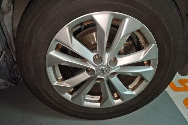 Used Nissan X-Trail 2015 2.0L CVT Comfort MAX Edition 2WD Right Front Wheel Hub