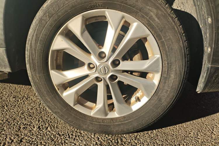 Used Nissan X-Trail 2015 2.0L CVT Comfort MAX Edition 2WD Right Front Wheel Hub