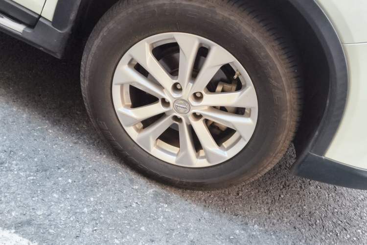 Used Nissan X-Trail 2015 2.0L CVT Comfort MAX Edition 2WD Right Front Wheel Hub