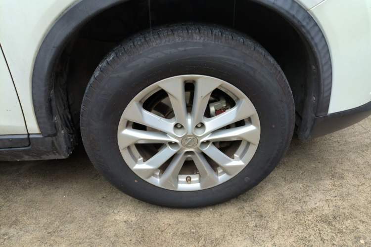 Used Nissan X-Trail 2015 2.0L CVT Comfort MAX Edition 2WD Right Front Wheel Hub