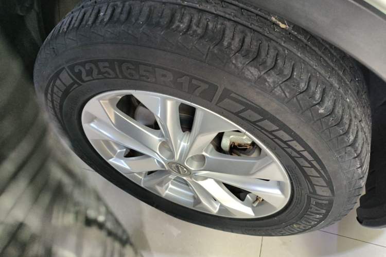 Used Nissan X-Trail 2015 2.5L CVT Leading MAX Edition 4WD Right Front Wheel Hub