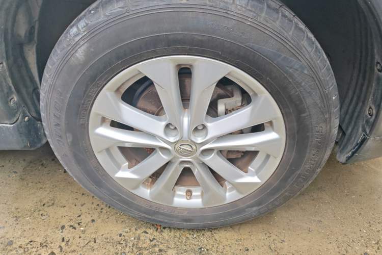 Used Nissan X-Trail 2015 2.0L CVT Comfort MAX Edition 2WD Right Front Wheel Hub