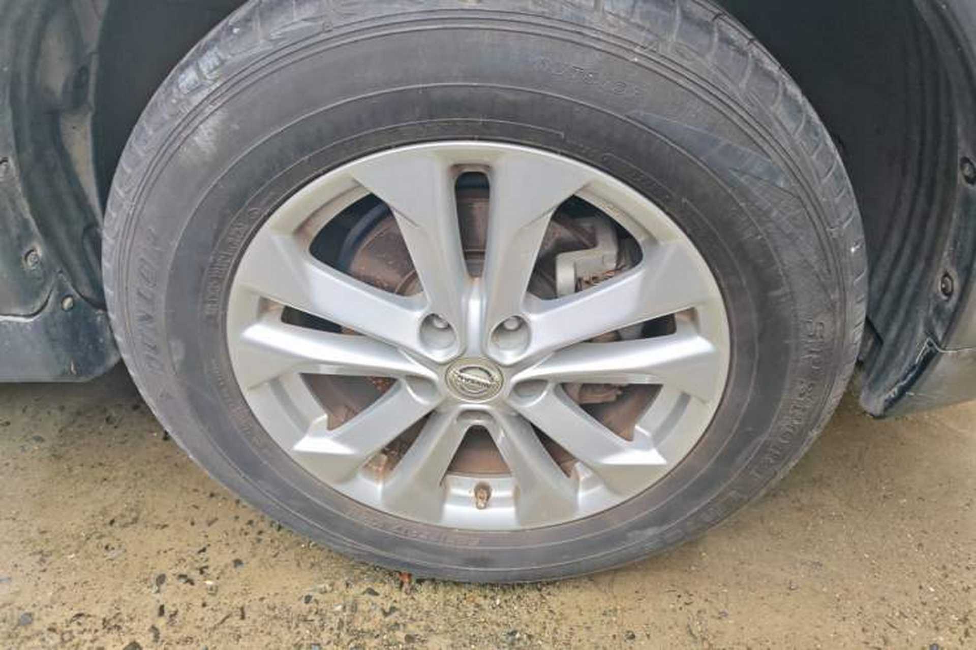 Used Nissan X-Trail 2015 2.0L CVT Comfort MAX Edition 2WD Right Front Wheel Hub