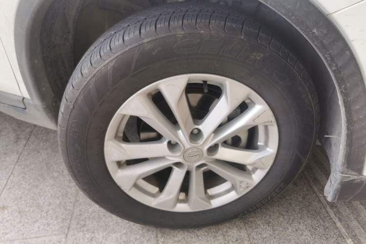 Used Nissan X-Trail 2015 2.0L CVT Comfort MAX Edition 2WD Right Front Wheel Hub