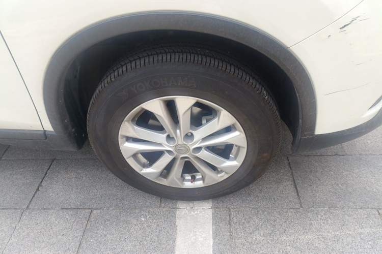 Used Nissan X-Trail 2015 2.0L CVT Comfort MAX Edition 2WD Right Front Wheel Hub