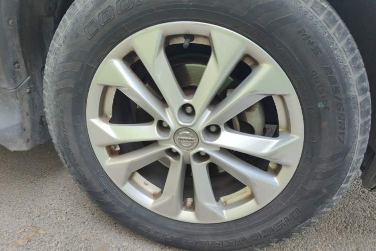 Used Nissan X-Trail 2015 2.0L CVT Comfort MAX Edition 2WD Right Front Wheel Hub