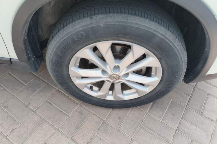Used Nissan X-Trail 2015 2.0L CVT Comfort MAX Edition 2WD Right Front Wheel Hub
