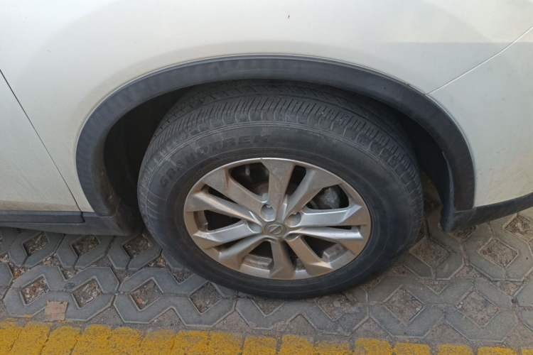 Used Nissan X-Trail 2015 2.5L CVT Leading MAX Edition 4WD Right Front Wheel Hub