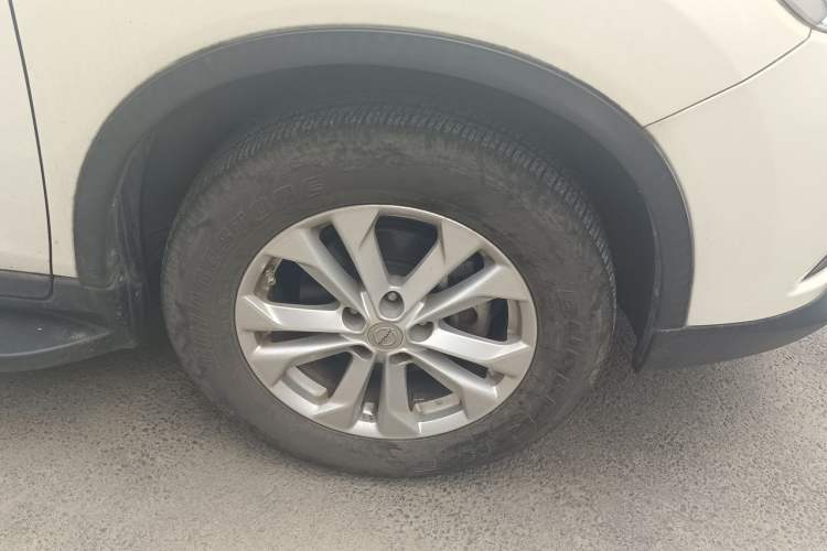 Used Nissan X-Trail 2015 2.0L CVT Comfort MAX Edition 2WD Right Front Wheel Hub