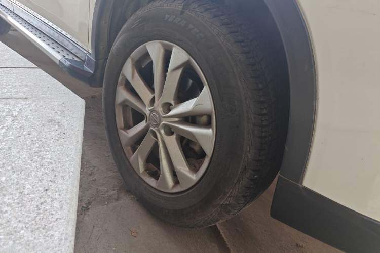Used Nissan X-Trail 2015 2.0L CVT Comfort MAX Edition 2WD Right Front Wheel Hub