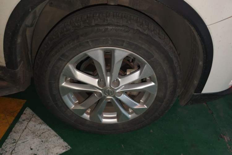 Used Nissan X-Trail 2015 2.0L CVT Comfort MAX Edition 2WD Right Front Wheel Hub