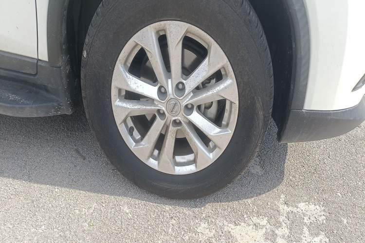Used Nissan X-Trail 2015 2.0L CVT Comfort MAX Edition 2WD Right Front Wheel Hub