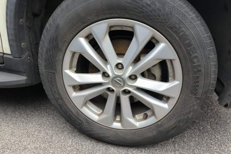 Used Nissan X-Trail 2015 2.0L CVT Comfort MAX Edition 2WD Right Front Wheel Hub