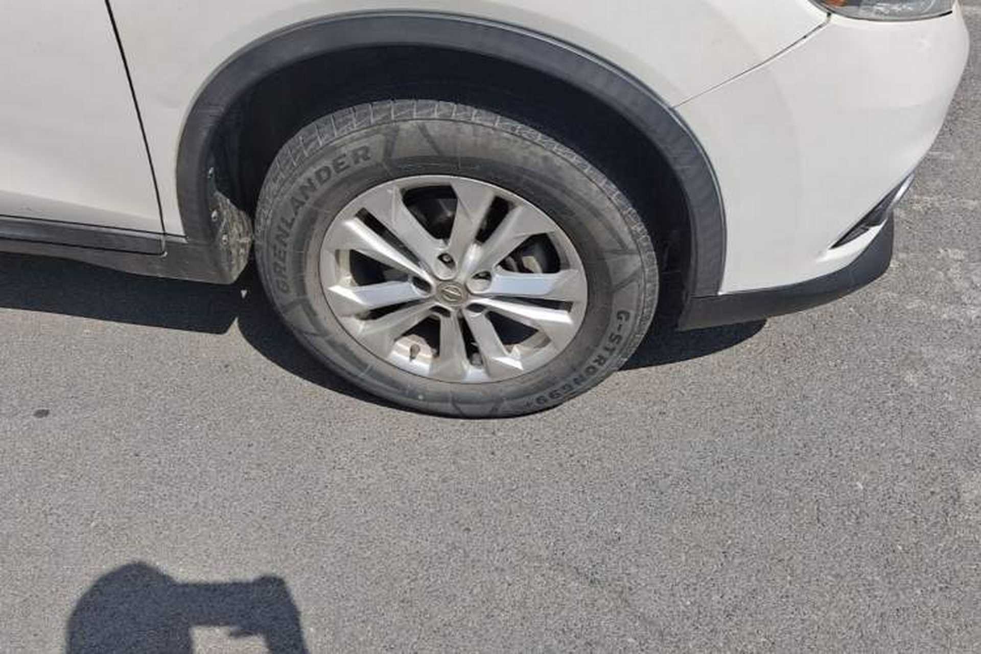 Used Nissan X-Trail 2015 2.0L CVT Comfort MAX Edition 2WD Right Front Wheel Hub