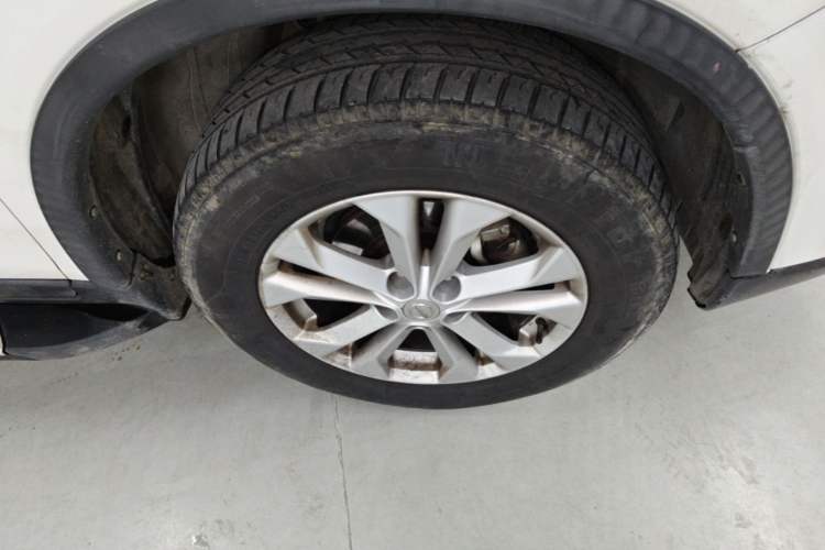 Used Nissan X-Trail 2015 2.0L CVT Comfort MAX Edition 2WD Right Front Wheel Hub