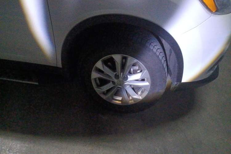 Used Nissan X-Trail 2015 2.0L CVT Comfort MAX Edition 2WD Right Front Wheel Hub