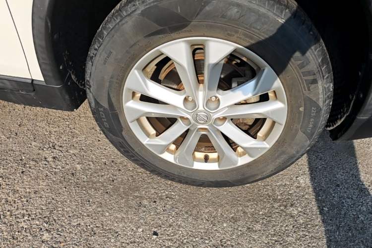 Used Nissan X-Trail 2015 2.0L CVT Comfort MAX Edition 2WD Right Front Wheel Hub