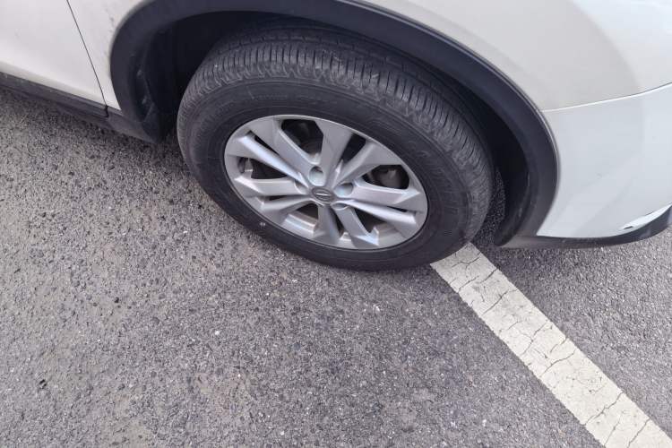 Used Nissan X-Trail 2015 2.0L CVT Comfort MAX Edition 2WD Right Front Wheel Hub
