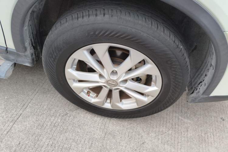 Used Nissan X-Trail 2015 2.0L CVT Comfort MAX Edition 2WD Right Front Wheel Hub