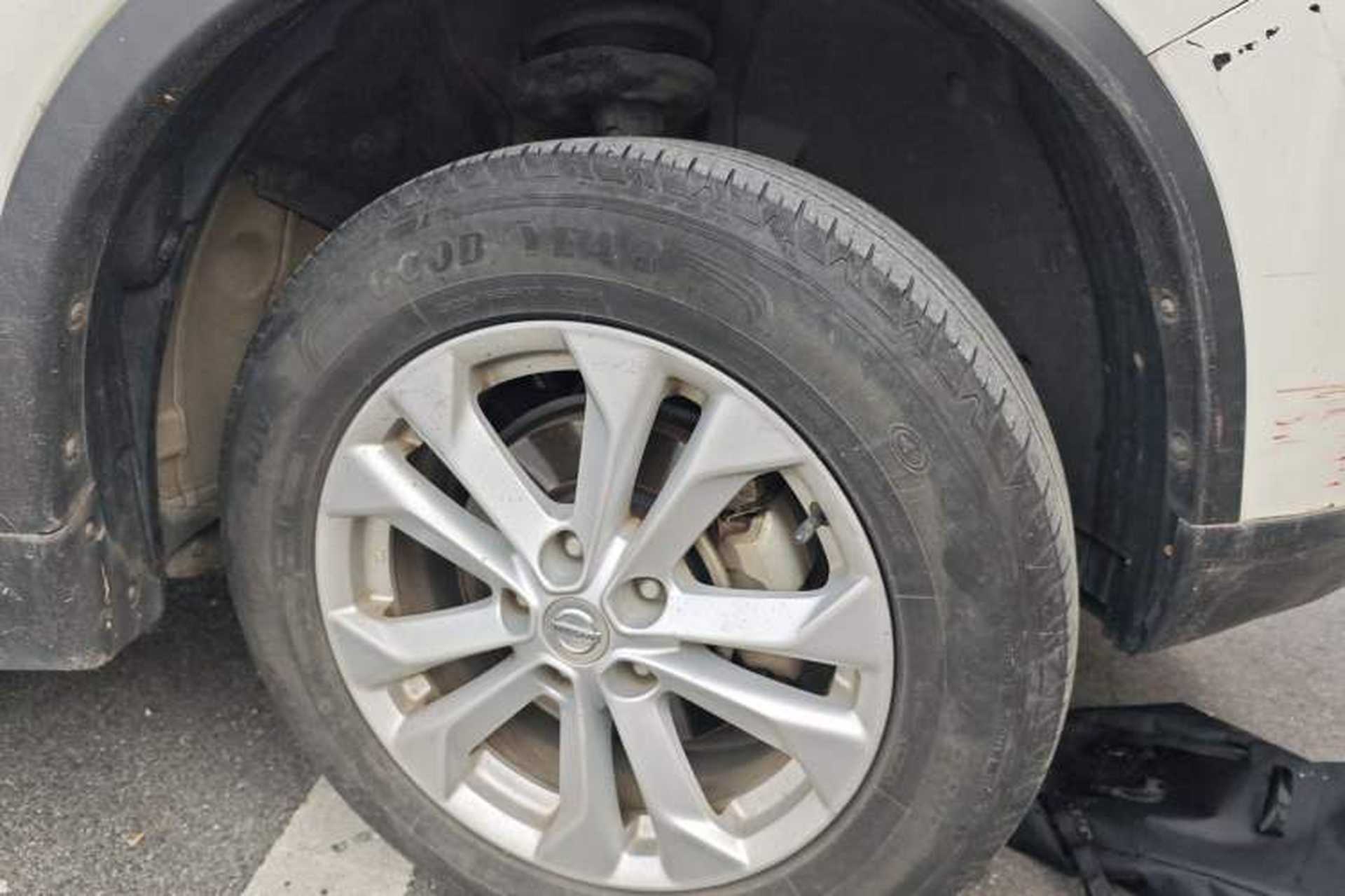 Used Nissan X-Trail 2015 2.0L CVT Comfort MAX Edition 2WD Right Front Wheel Hub