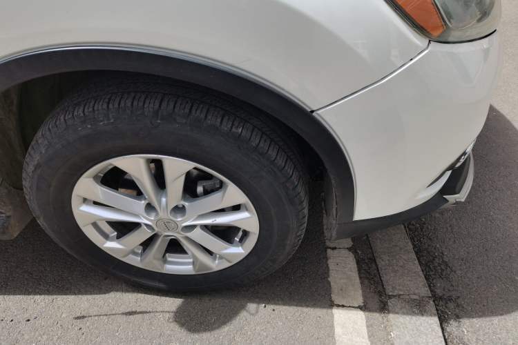 Used Nissan X-Trail 2015 2.0L CVT Comfort MAX Edition 2WD Right Front Wheel Hub