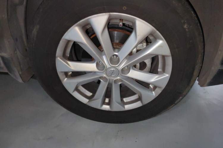 Used Nissan X-Trail 2015 2.0L CVT Comfort MAX Edition 2WD Right Front Wheel Hub