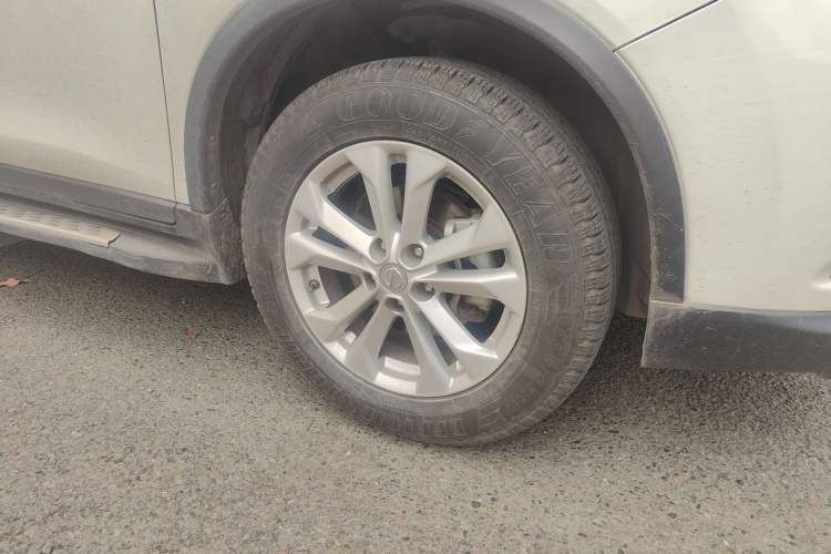Used Nissan X-Trail 2015 2.0L CVT Comfort MAX Edition 2WD Right Front Wheel Hub
