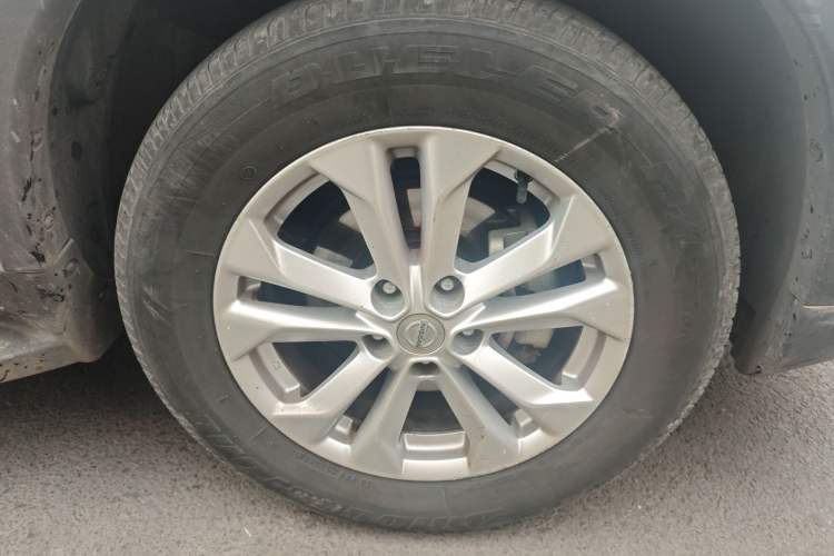 Used Nissan X-Trail 2015 2.0L CVT Comfort MAX Edition 2WD Right Front Wheel Hub