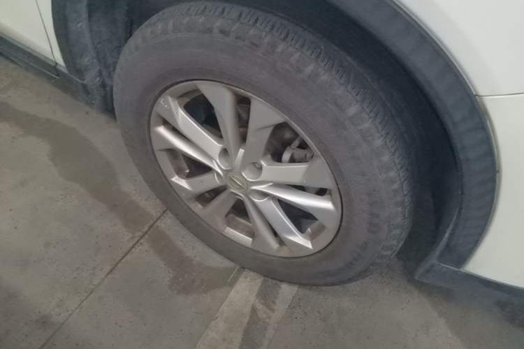 Used Nissan X-Trail 2015 2.0L CVT Comfort MAX Edition 2WD Right Front Wheel Hub