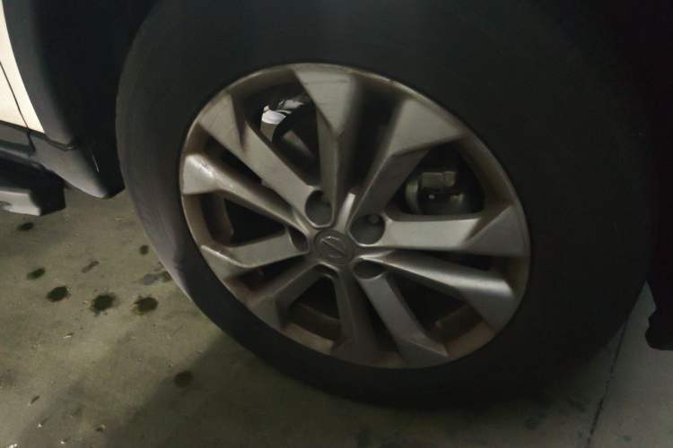 Used Nissan X-Trail 2015 2.0L CVT Comfort MAX Edition 2WD Right Front Wheel Hub