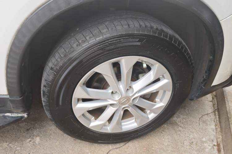 Used Nissan X-Trail 2015 2.0L CVT Comfort MAX Edition 2WD Right Front Wheel Hub