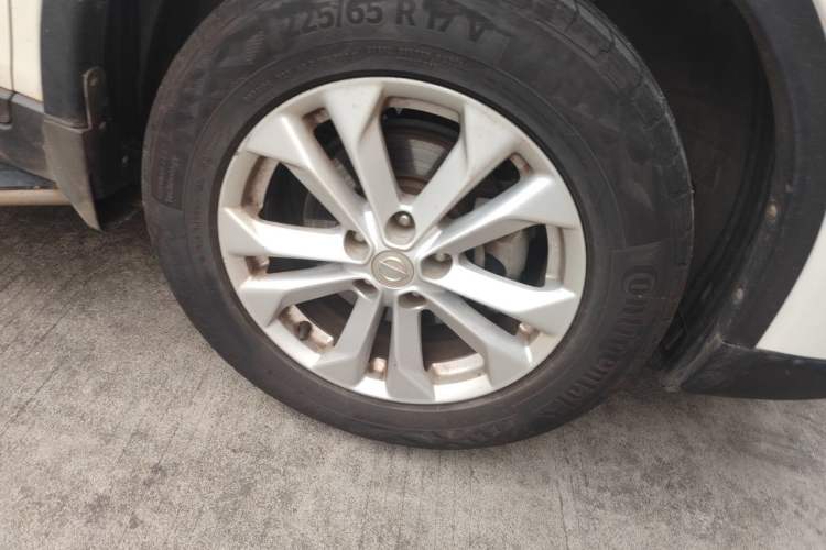 Used Nissan X-Trail 2015 2.0L CVT Comfort MAX Edition 2WD Right Front Wheel Hub