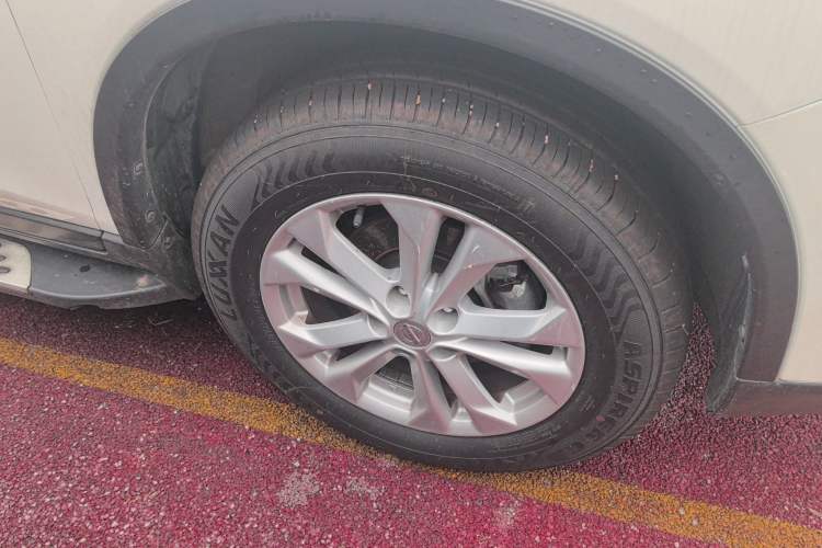 Used Nissan X-Trail 2015 2.0L CVT Comfort MAX Edition 2WD Right Front Wheel Hub